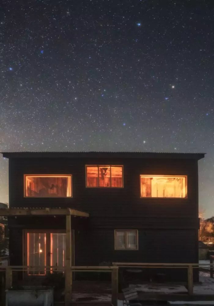 The Hiddle Hut Stargazing Staycation
