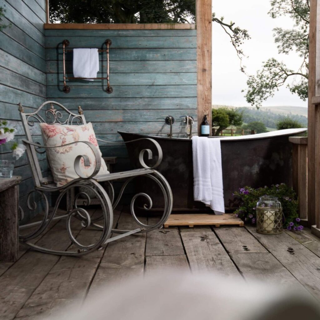 Reconnect and rekindle romance this autumn with a cosy getaway to Huts in the Hills
