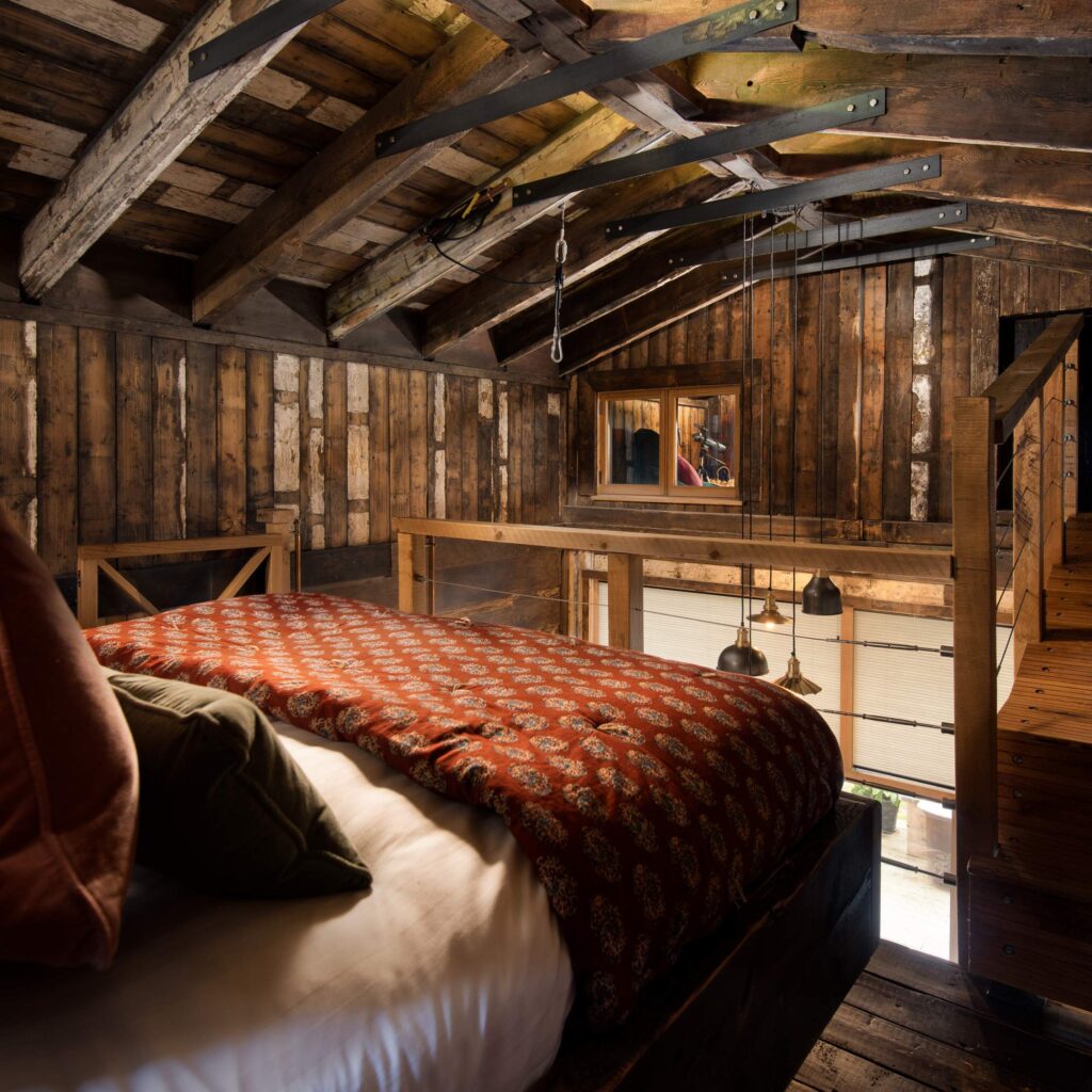 Reconnect and rekindle romance this autumn with a cosy getaway to Huts in the Hills