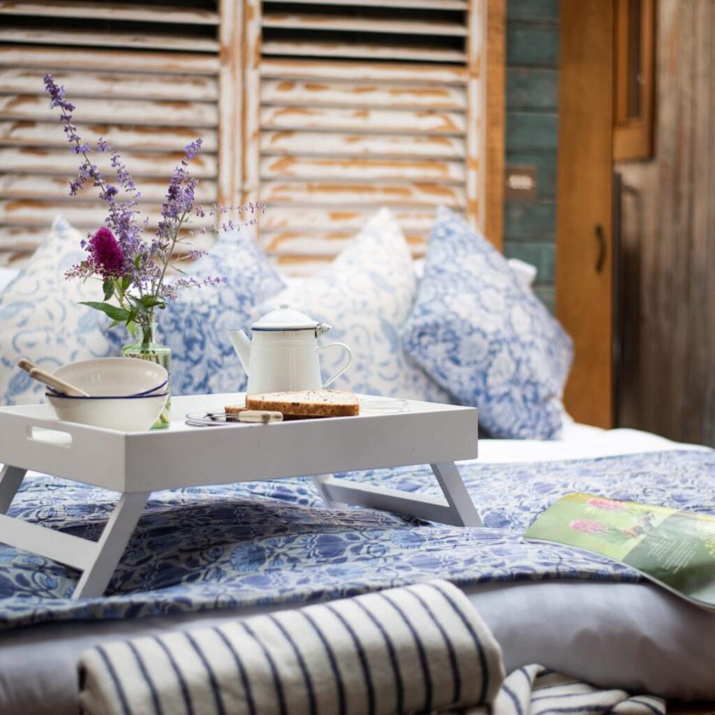 Reconnect and rekindle romance this autumn with a cosy getaway to Huts in the Hills