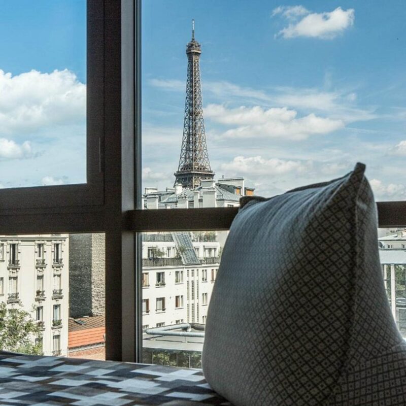Le Parisis Hotel 