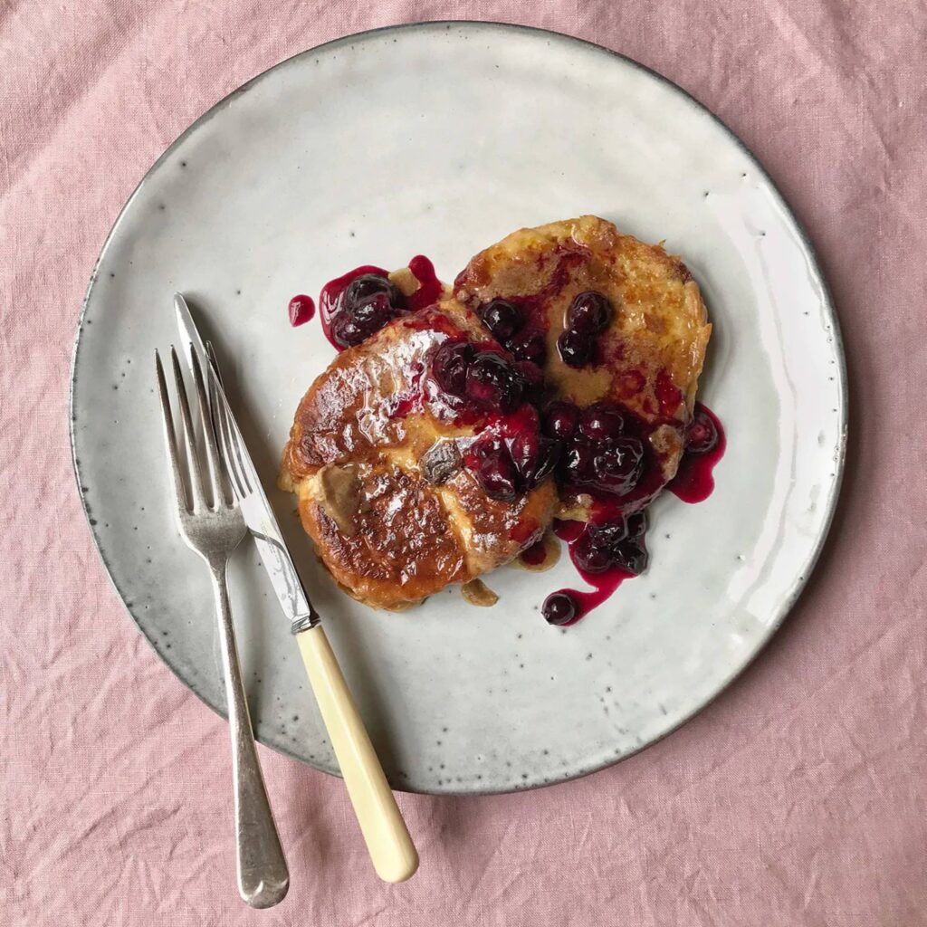 Hot cross bun French toast