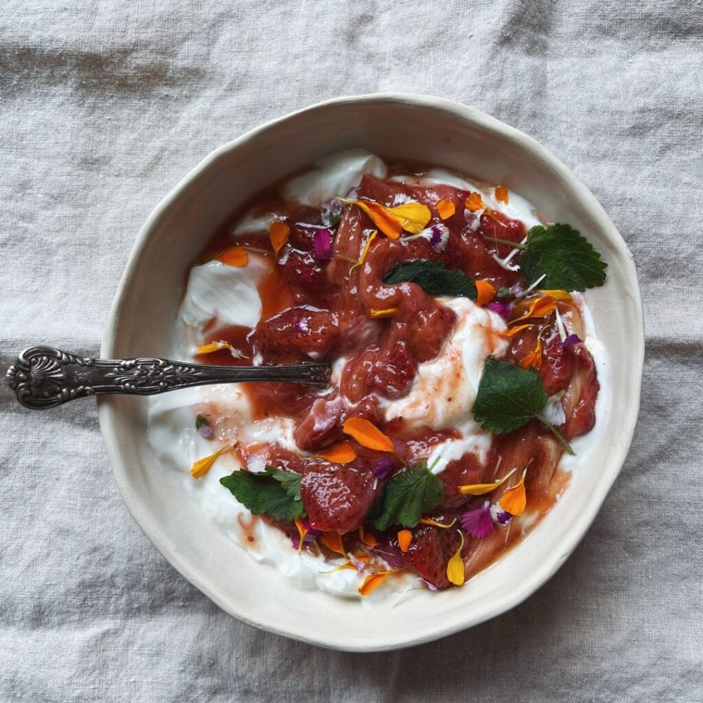 Roasted rhubarb and strawberry topping