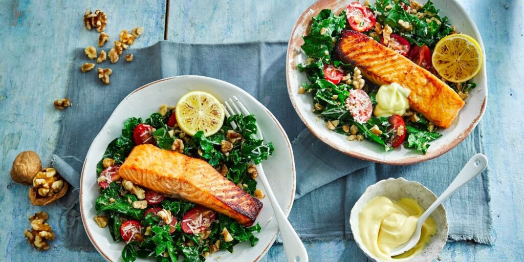 Walnut and kale salad with grilled salmon