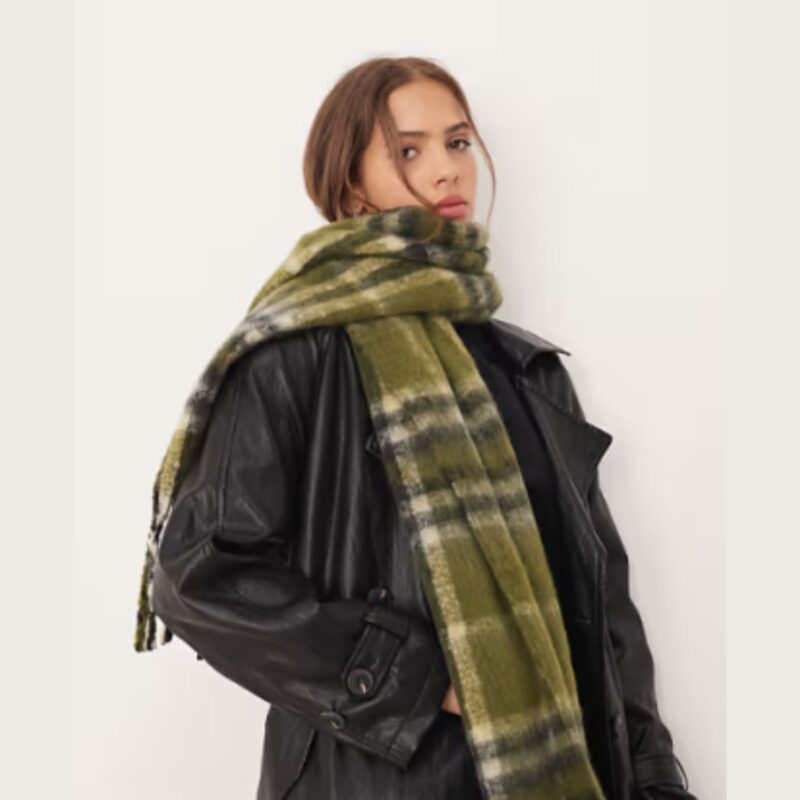 ASOS DESIGN – Oversized Check Tassel Scarf - £18