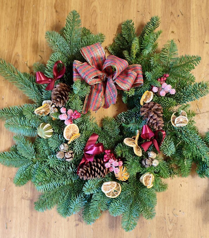 Fun Floristry: Make a Christmas Wreath