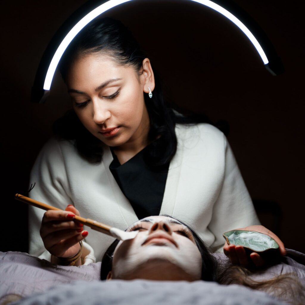 SUITABLE FOR EVERY SKIN TYPE Because the treatment is deeply restorative and barrier-focused, it’s suitable for all skin types, including sensitive, acne-prone, and even pregnancy skin. Sim tailors every single step — the actives, the pressure, the pace — to exactly what your skin needs that day.
