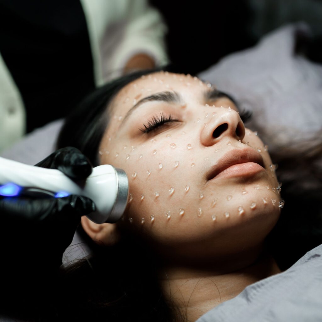 SUITABLE FOR EVERY SKIN TYPE Because the treatment is deeply restorative and barrier-focused, it’s suitable for all skin types, including sensitive, acne-prone, and even pregnancy skin. Sim tailors every single step — the actives, the pressure, the pace — to exactly what your skin needs that day.