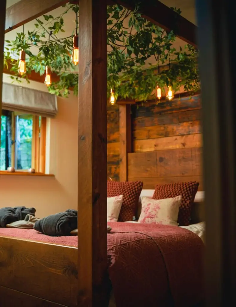 Woodland Chase Glamping Saddler's cottage