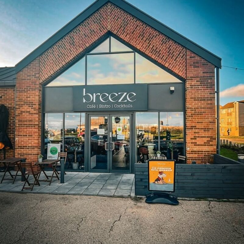 Breeze Lounge