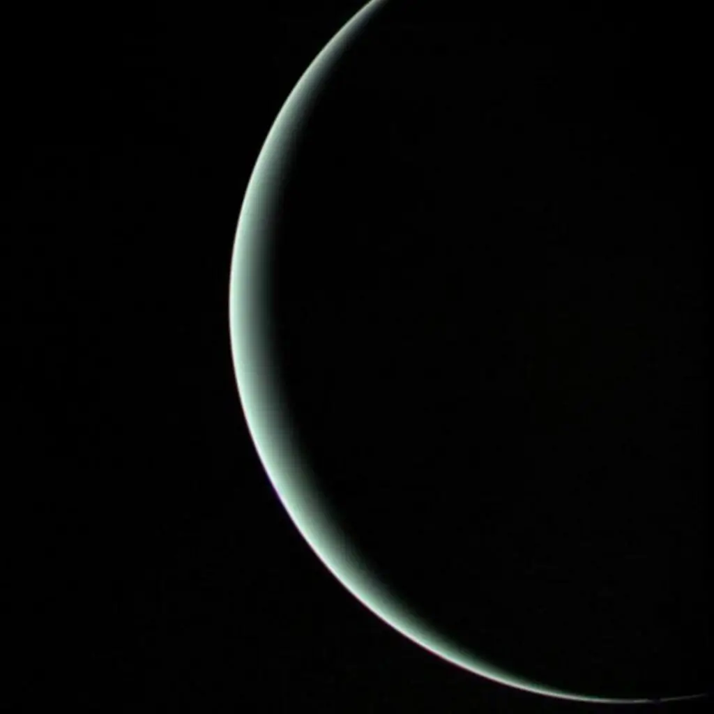 Aquarius Moon led by Uranus