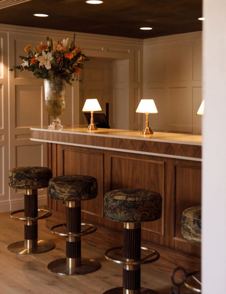 Saltmoore Lounge Bar - Whitby