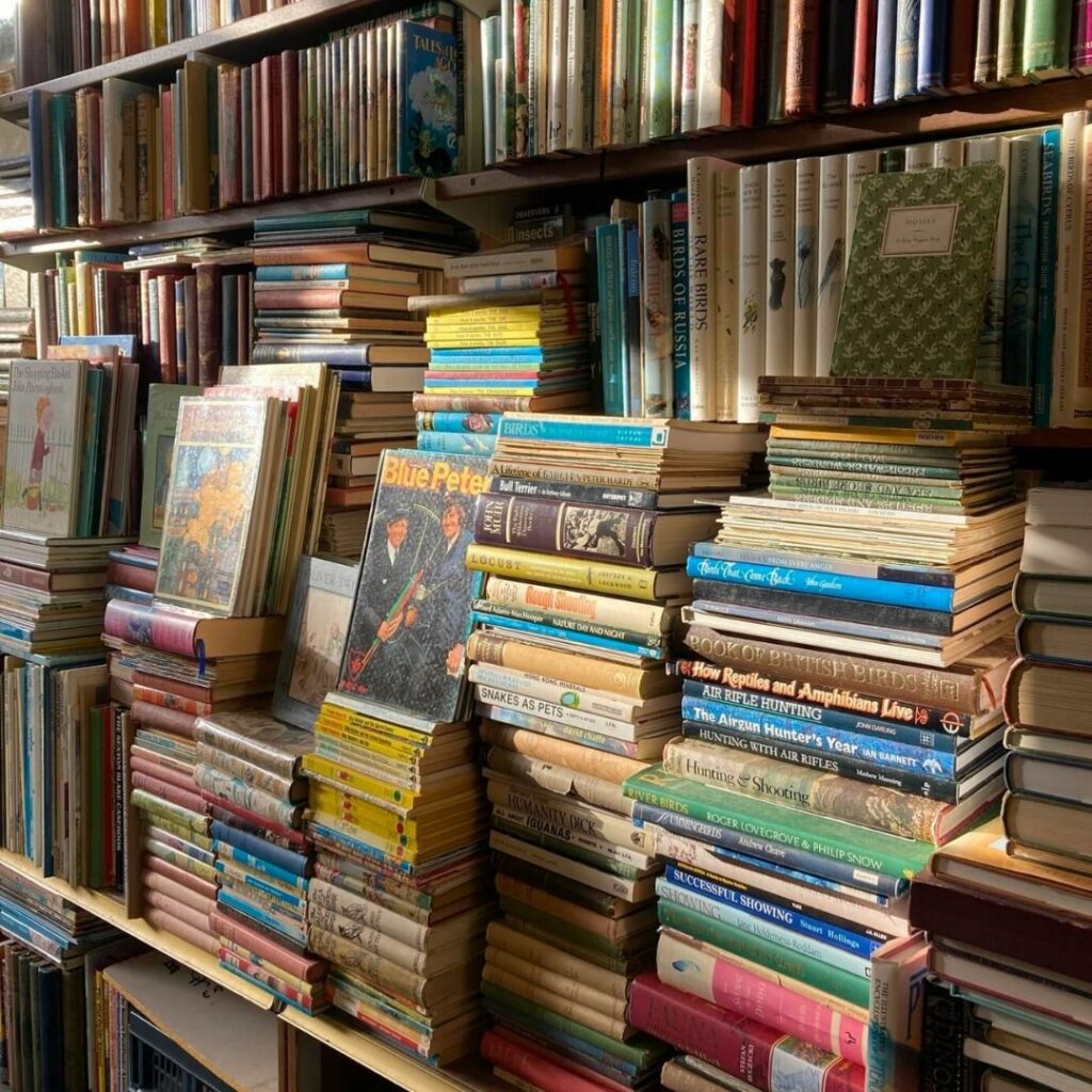 OLIVER'S BOOK SHOP