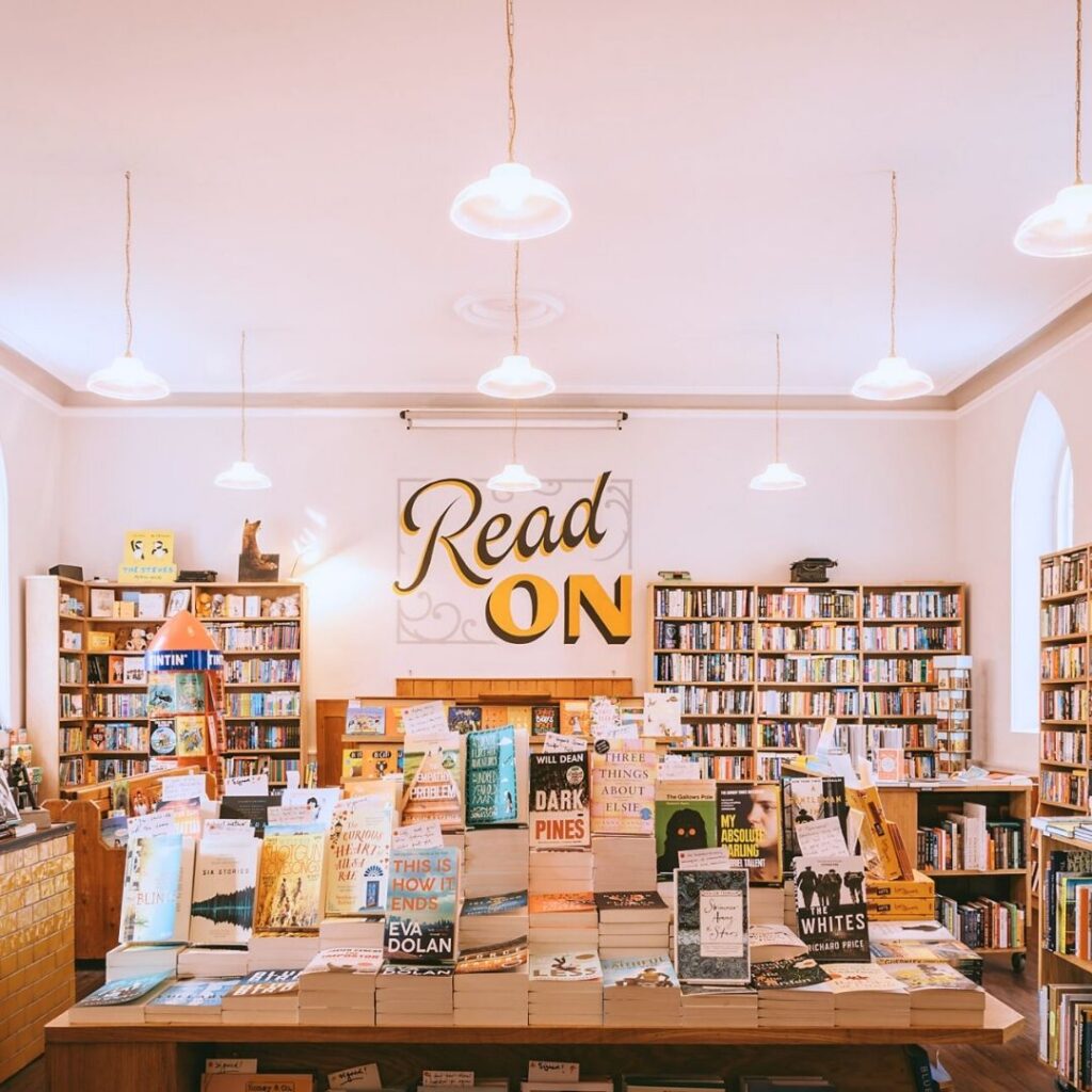 FORUM BOOKS