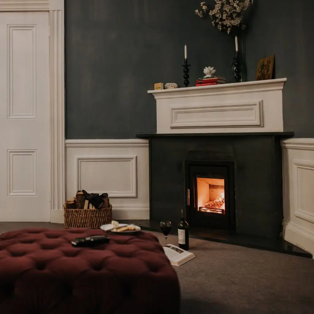 Pheasant Lodge, Fireplace