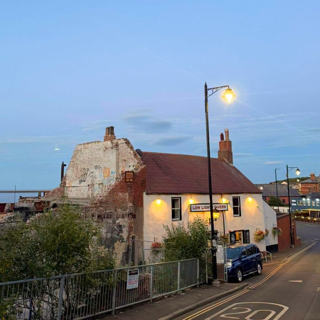 Low Lights Tavern 