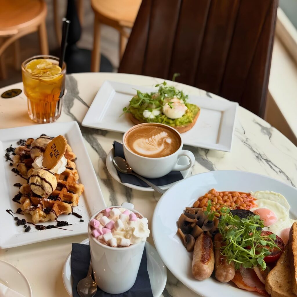 YOLO COFFEE & KITCHEN