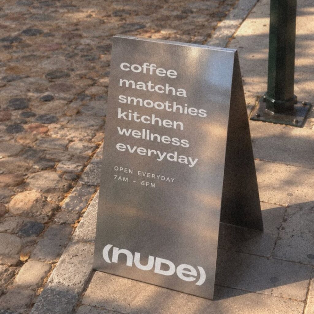 (nude)